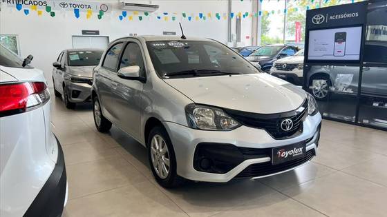 TOYOTA ETIOS 1.5 X PLUS 16V FLEX 4P MANUAL